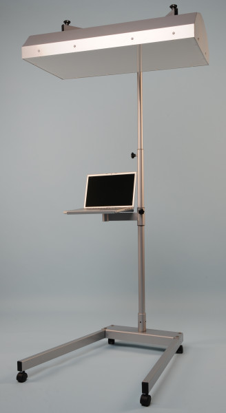 Flächenfarbstrahler auf Stativ - Strahlerflächenmaß 900 x 480 x 175 mm